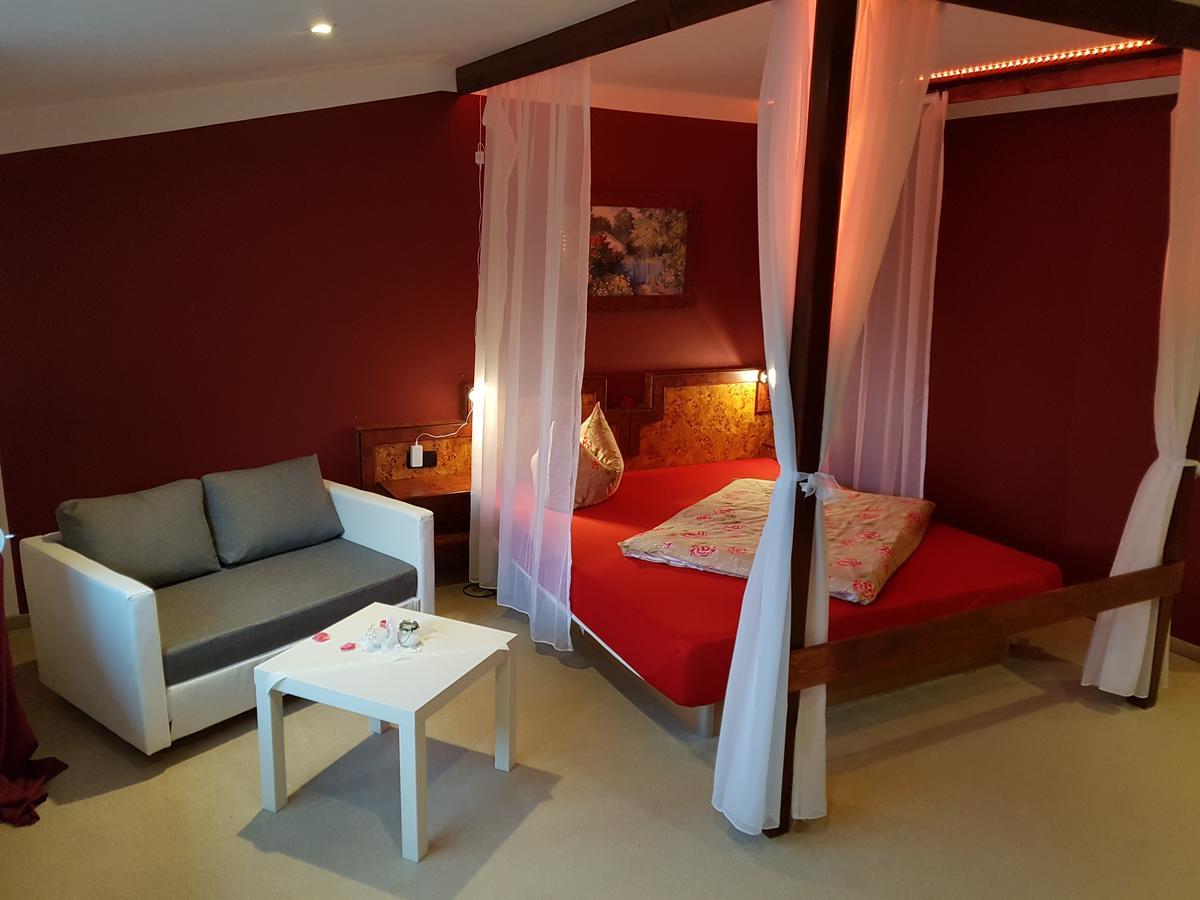 Landhotel Trampe 외부 사진