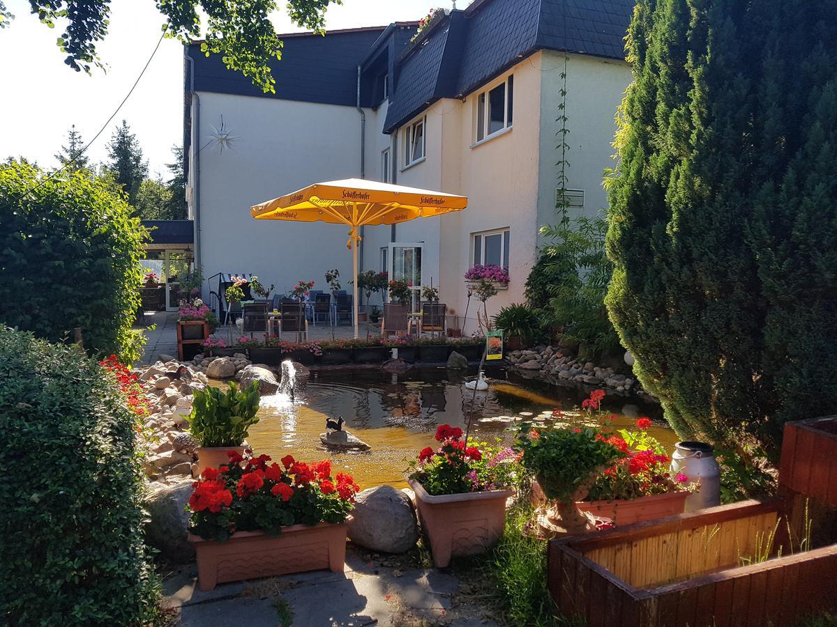 Landhotel Trampe 외부 사진