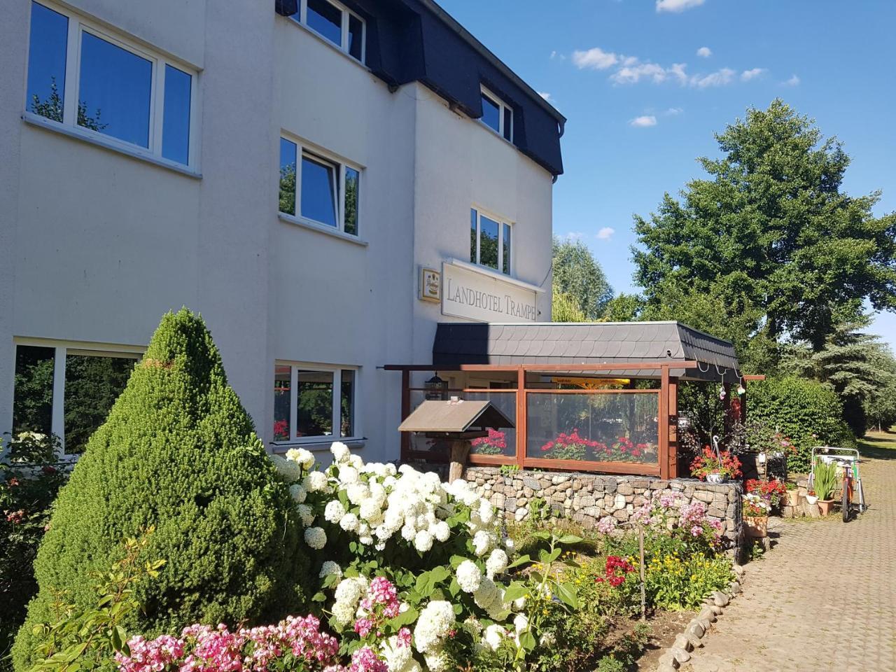 Landhotel Trampe 외부 사진